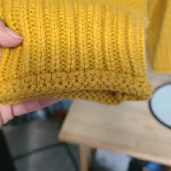 Sweater. - Picture 3 of 10